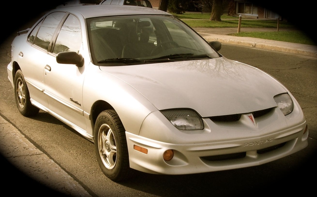 The Pontiac Sunfire: what them there cool kids did drive.